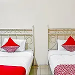 Oyo 90689 Lily House