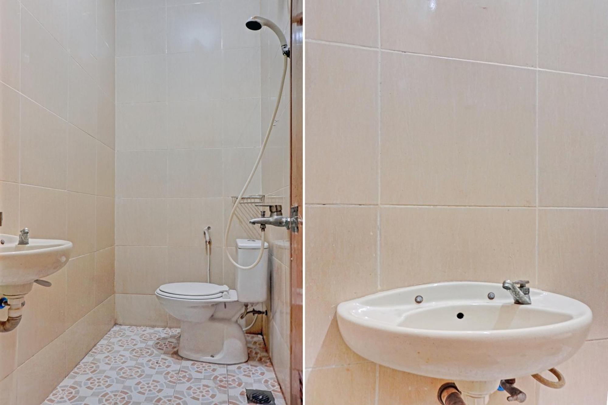 Oyo 90689 Lily House Hotel Tangerang