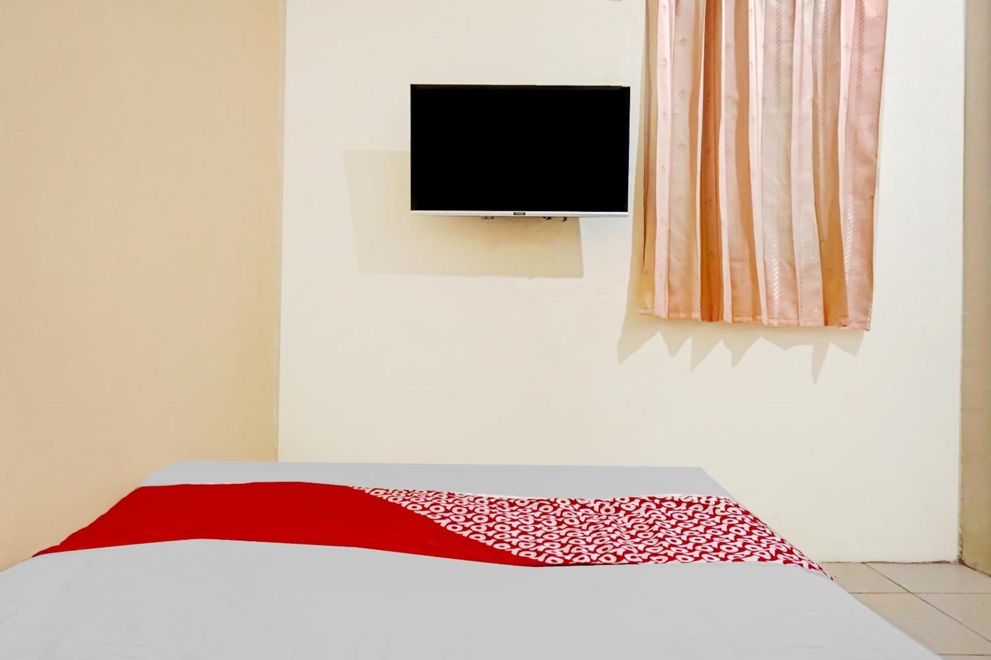 Hotel Oyo 90689 Lily House Tangerang
